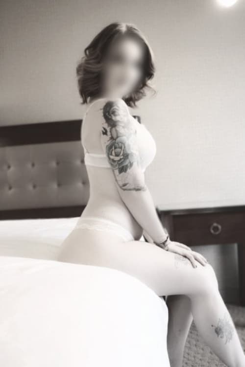 Escort Corrine Marie - 888 Companions