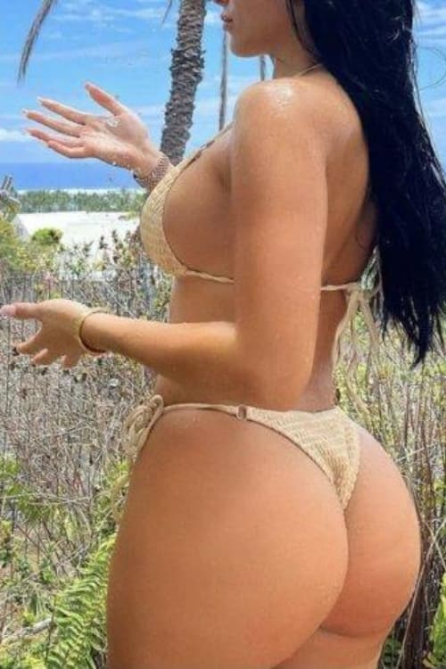Escort Mia M - 888 Companions
