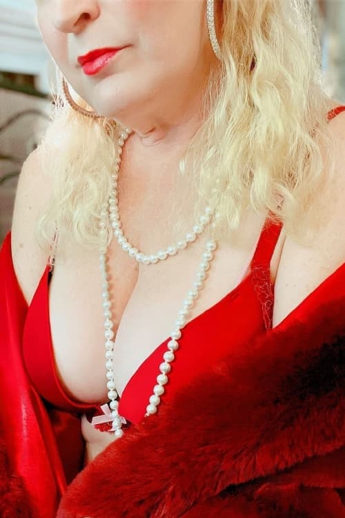 Escort Emma Elizabeth - 888 Companions
