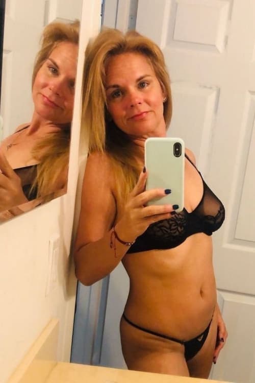 Escort Micky Lynn - 888 Companions