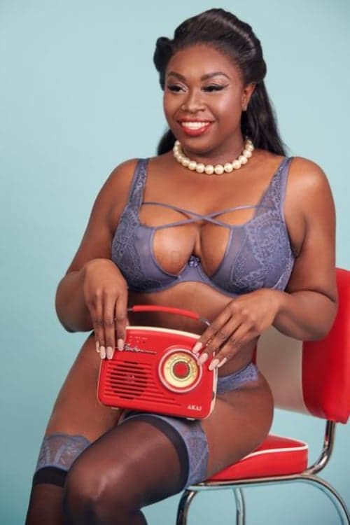 Escort Bunny Davis - 888 Companions