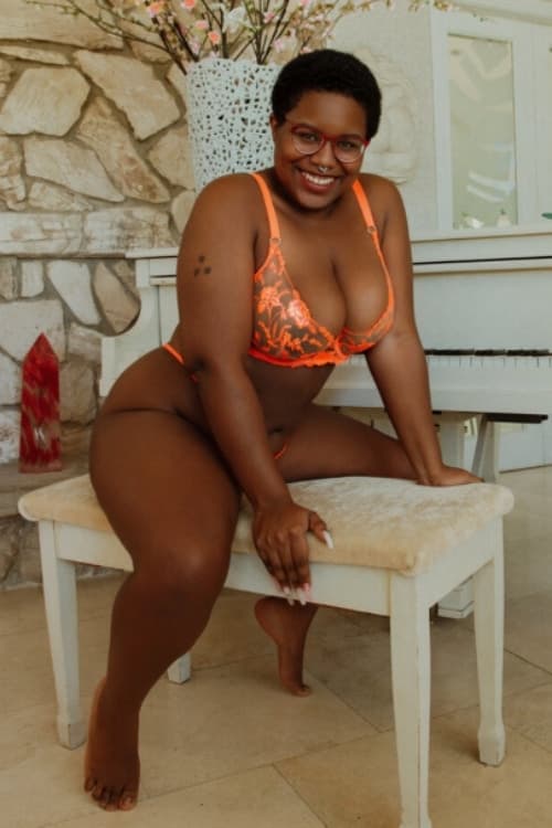 Escort Zuri Love - 888 Companions