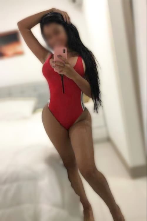 Escort Karolina - 888 Companions