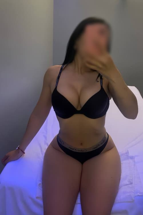 Escort Isidora - 888 Companions