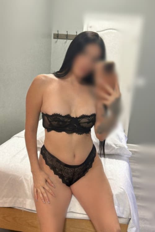 Escort Mia Col - 888 Companions