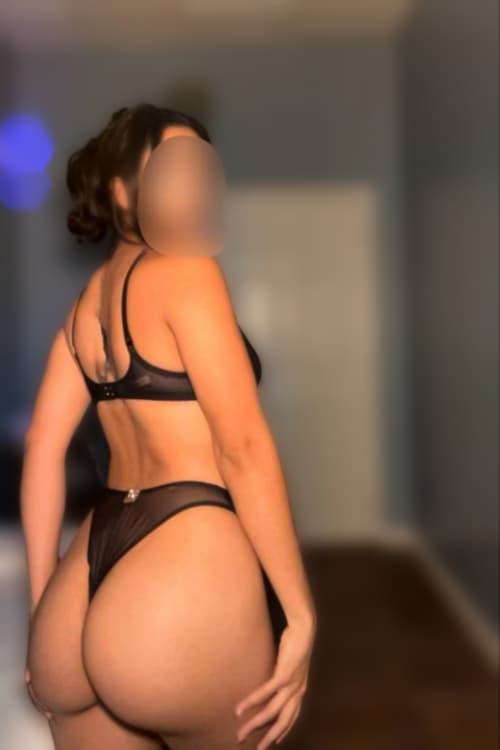 Escort Ivi - 888 Companions