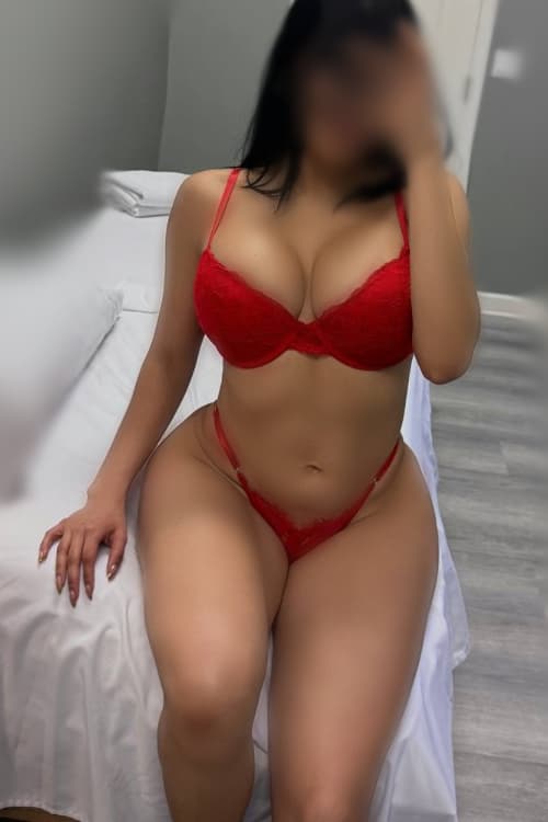 Escort Daphne - 888 Companions