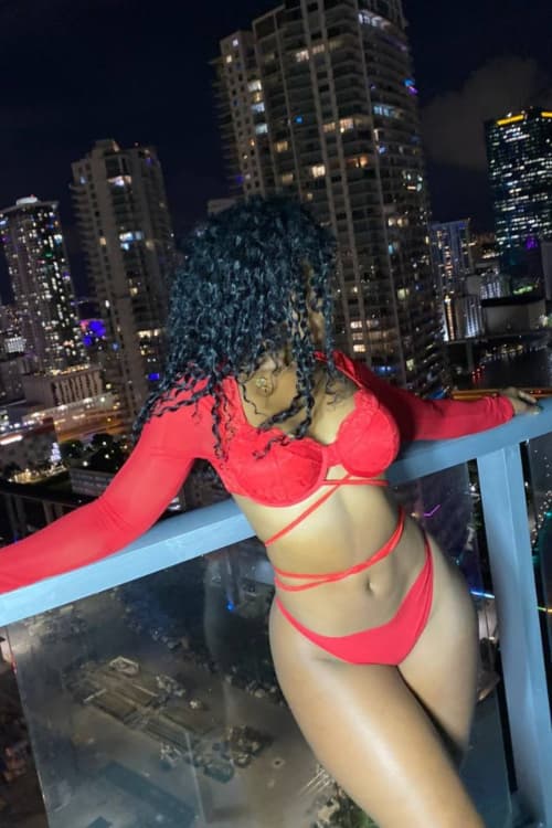 Escort Shy - 888 Companions