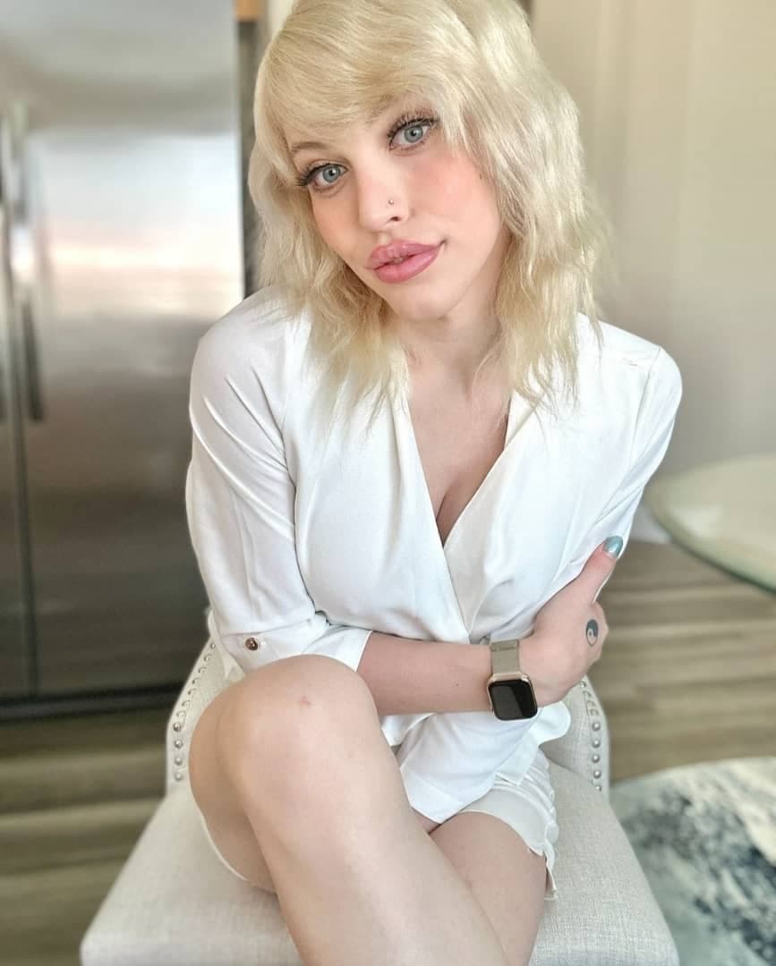 Escort Rae - 888 Companions